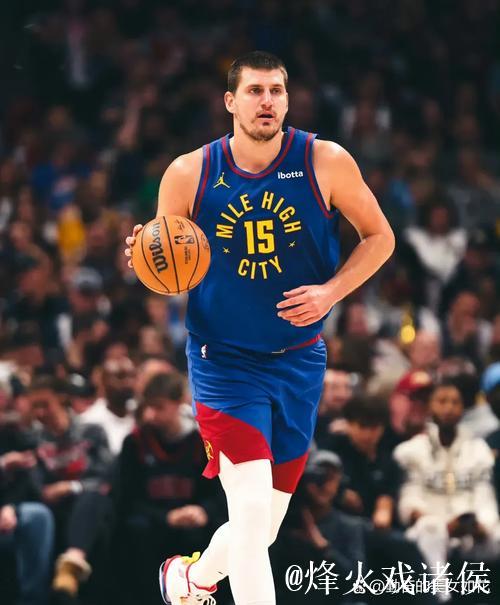 约基奇前三节高效表现:25分9篮板8助攻外加2抢断2封盖 约基奇前三节高效表现:25分9篮板8助攻外加2抢断2封盖